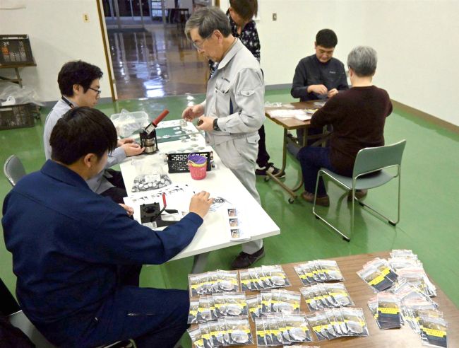 ＳＯＲＡ、バッジでアピール　大樹スペース研究会　団体客向けに制作