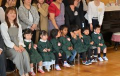 帯広第二ひまわり幼稚園入園式７（９日、金野和彦撮影）