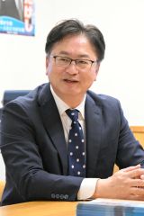 ２期目への抱負を語る按田氏（須貝拓也撮影）
