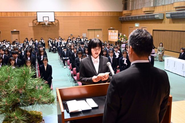 看護師目指し４５人が新たな一歩　帯広高等看護学院