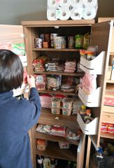 このほど購入した食料庫。より多くの食材保管が可能となった