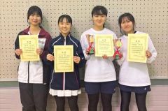 ３、４位トーナメントの（右から）優勝した陸・田村組、２位の青江・半田組（提供）