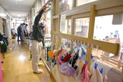 「良い戸の日」帯広保育所で建具調整奉仕 5