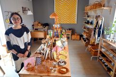 「北欧雑貨を手に取って」　更別の山田さん、空き家改装し開店