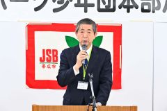 あいさつする中村本部長