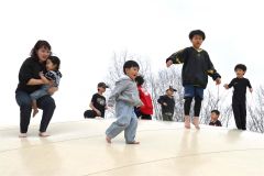 道立エコロジーパークの「フワフワドーム」オープン（１２日、金野和彦撮影）