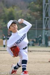 中継ぎとして３試合に登板した渡辺耀（家族提供）