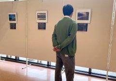 「２０２４オンネトー物語フォトコンテスト」の入賞作品１４点を展示する