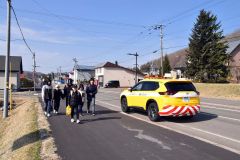 朝夕１日２回実施する石橋建設の学童パトロール