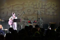 本別高生の出演依頼で実現したシンガー・ソングライターさとうもかさんのライブ