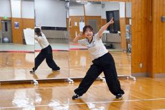 ダンスサークル「Ｂａｌｌｏｏｎ」を創設した畜大の竹澤さん（畜大武道場）