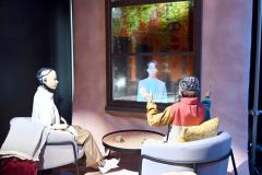 シグネチャーパビリオン「いのちの未来」。アンドロイドと人間が共存する社会を体験できる