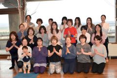 心も体もリフレッシュ　池田ワイン城でヨガ講座 4
