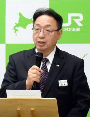 新商業施設について説明する綿貫社長