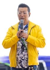 あいさつする森田さん（森田さん提供）