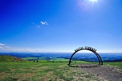 晴れた日には一面青々とした牧草がの風景を見ることができる