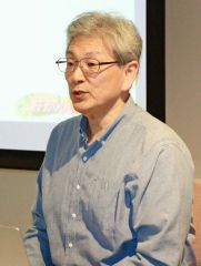 「にこたま療法」の効果などについて解説する川西さん