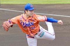 【日本ハムーオイシックス】先発登板するオイシックス・牧野憲伸＝鎌ケ谷（大賀章好撮影）
