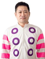 ベストジョッキーを受賞した鈴木恵介騎手（ばんえい十勝提供）
