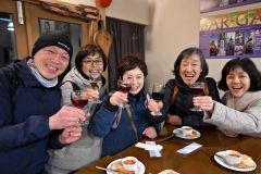 飲み歩きが街と人を結ぶ～「函館バル」視察（上）