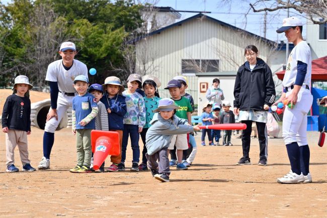 【写真】「野球は楽しいよ」帯農高野球部が幼稚園・保育園で野球体験会