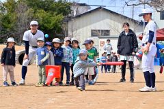 「野球は楽しいよ」帯農高野球部が幼稚園・保育園で野球体験会