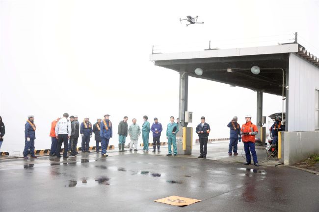 【写真】災害状況把握や海洋環境監視にも活用へ 密漁取締船ほくとのドローン