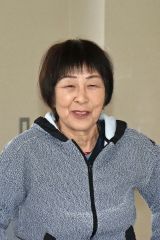 今年度事業について説明する小野寺葉子地区長
