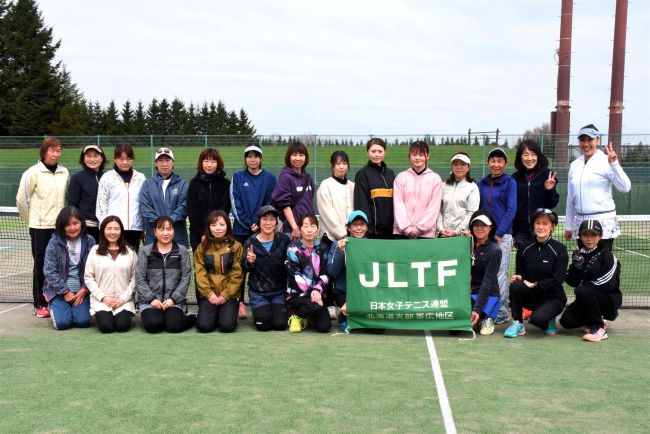 【写真】勝毎杯など７大会実施　女子テニス連盟帯広地区総会