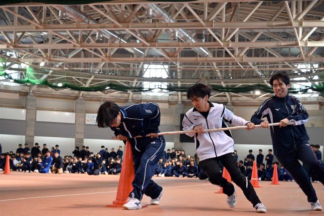 【写真】伝統「三柏戦」で１４００人交流　三条１３連勝