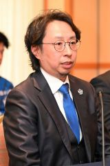 今季への思いを述べた金澤宗一郎社長