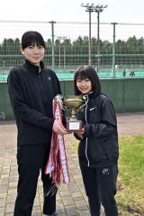 橘・藤原組１４歳以下全道Ｖ、細谷組は１８歳以下準優勝　道ジュニア室内テニス選手権女子複