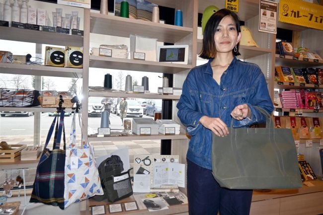 【写真】帝繊のリネン製品販売コーナー なつぞら市場にお目見え 音更