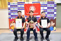 Ｂクラス優勝の十勝２１世紀Ａ。左から滑川弘、滑川敏輝、大野真伸