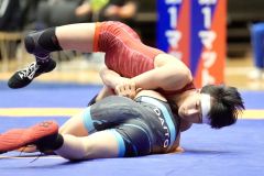 【Ｕ１７フリースタイル５１キロ級１回戦・岡部太施―吾郷煌介】３位入賞を果たした帯北の岡部太施＝横浜武道館（大賀章好撮影）