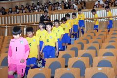 ４０チーム健闘を誓い合う、信田（芽室少）選手宣誓　２０２５ジュニアサッカーフェスタｉｎ十勝 10