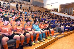 ４０チーム健闘を誓い合う、信田（芽室少）選手宣誓　２０２５ジュニアサッカーフェスタｉｎ十勝 24