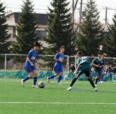十勝ＦＳリトルガールズの（１０）高橋真奈主将