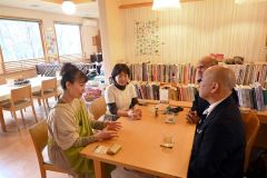 ５周年イベントを開催するクラフトキッチン。左が齊藤代表