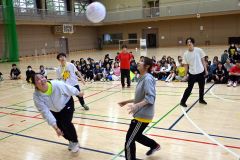 学年超えてミニバレーで団結　帯広高等看護学院～こぼれ話