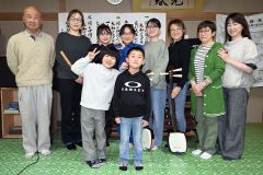 小学２年の山本さん、吉田さん、民謡で切磋琢磨～こどもの日