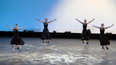 一輪車パフォーマンスを披露する「ＫＢＣ札内Ｓｐｏ―ＲＥ」のメンバーら