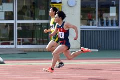 中学男子２００メートル　８組