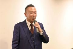 近藤氏