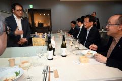 道内経済界トップらと鑑評会５冠祝う　碧雲蔵で上川大雪酒造 6