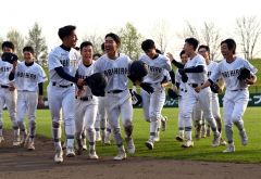 帯柏葉激闘制しサヨナラ勝ち歓喜、１４―１３帯北　春季道高校野球支部予選３日目
