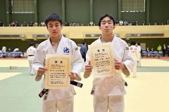 男子個人戦で入賞した十勝勢。右から６６キロ級準優勝の大城海志と同３位の石田悠伸