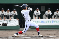 【準々決勝・帯大谷―帯三条】帯大谷は１回、先頭打者の老松大翔が左前安打を放ち出塁。打者一巡となる猛攻のきっかけとなる（須貝拓也撮影）