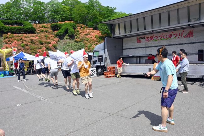 大縄跳び大会やステージショー　１８日に広尾つつじまつり
