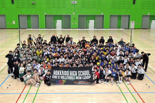 白樺学園参加の道高校女子バレーリーグ、芽室で開幕